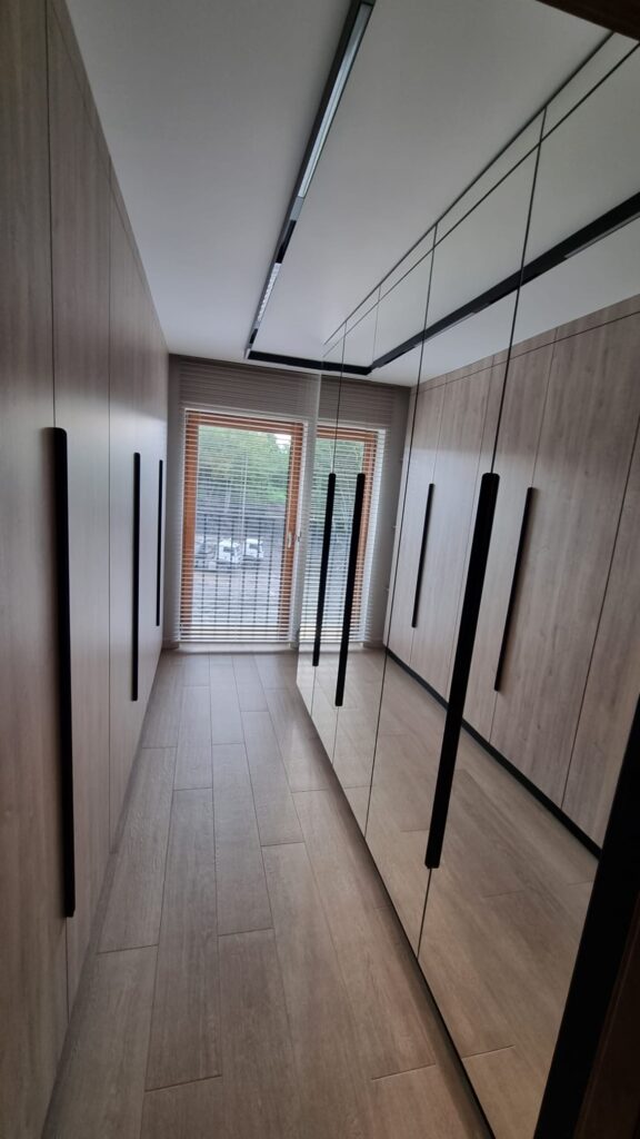 2AF406C5-B7B8-4331-A28F-BE711290727F