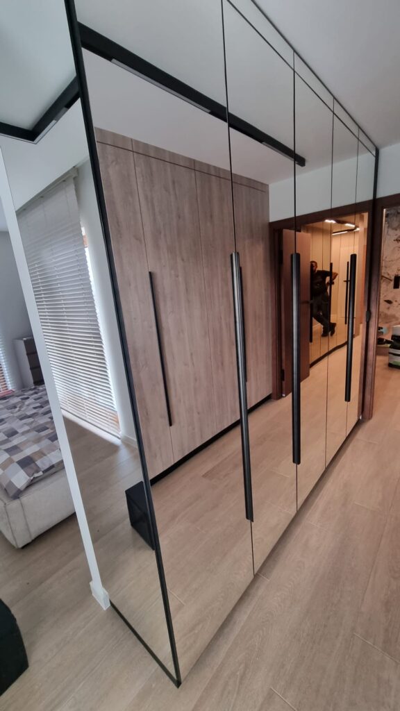 84585670-CC4E-41E2-8180-5C47B8E0F392