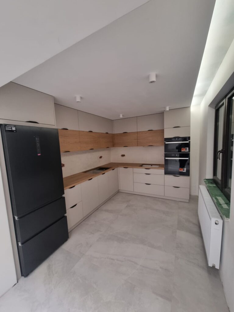 be76bbfd-f0d5-41de-bbc8-bfc22ee25b1b-1